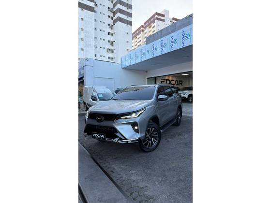TOYOTA HILUX SW4 2.8 D-4D TURBO DIESEL SRX 7L 4X4 AUTOMÁTICO